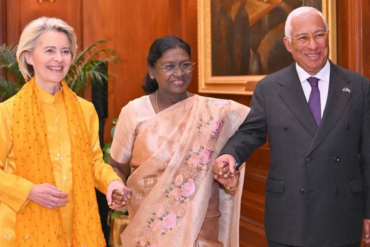 EU Chief Ursula Stuns In Bandhini-Inspired Turmeric Bandhgala During Rashtrapati Bhavan Visit