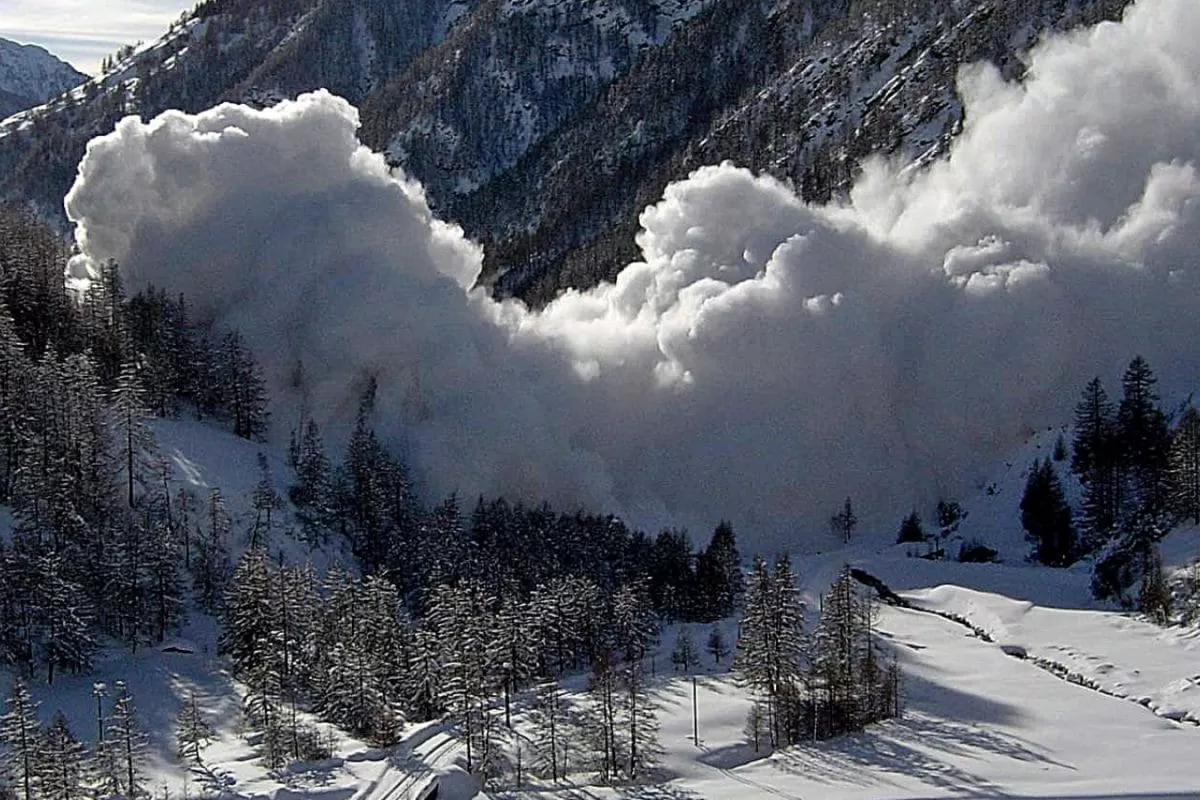 8 Backcountry Skiers Dead, 1 Missing After Deadly Avalanche Near California's Lake Tahoe