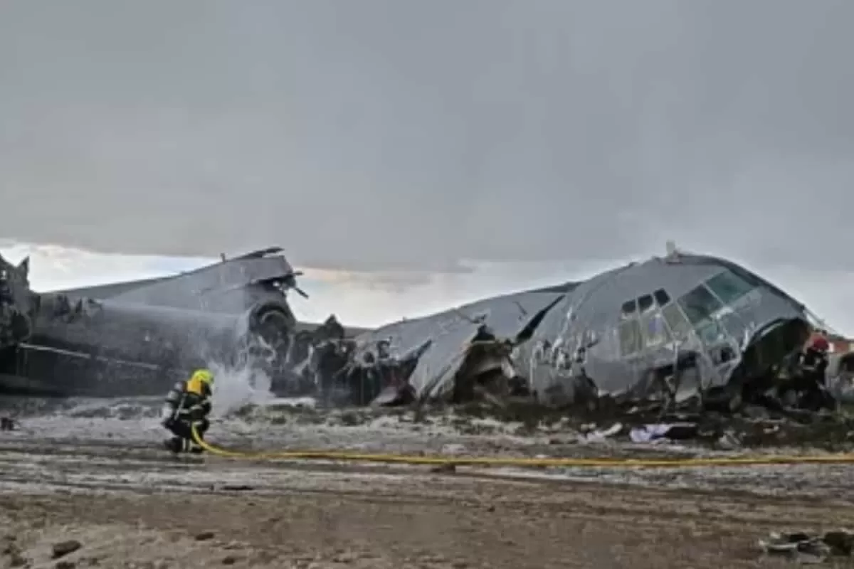 Bolivian Air Force Plane Carrying Banknotes Crashes In El Alto, 15 Dead
